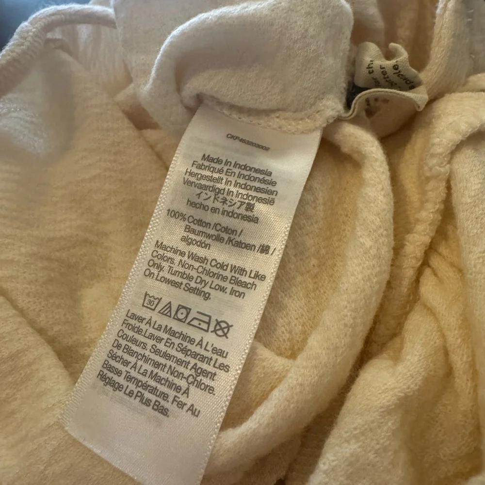 Madewell Deep-V Button-Front Crop Top - Long Sleeved Antique Cream - Picture 6 of 6